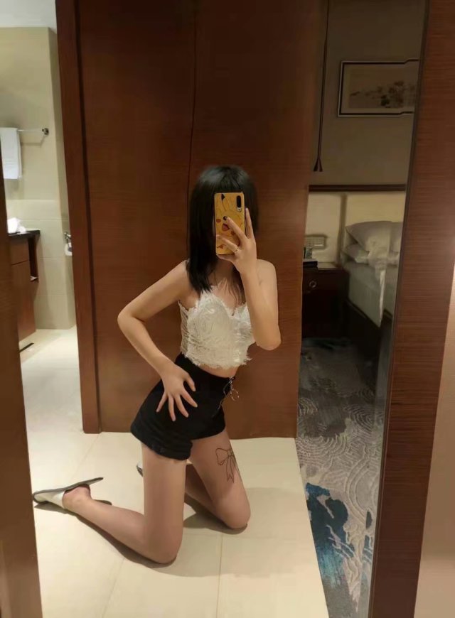 年轻有活力的妹子